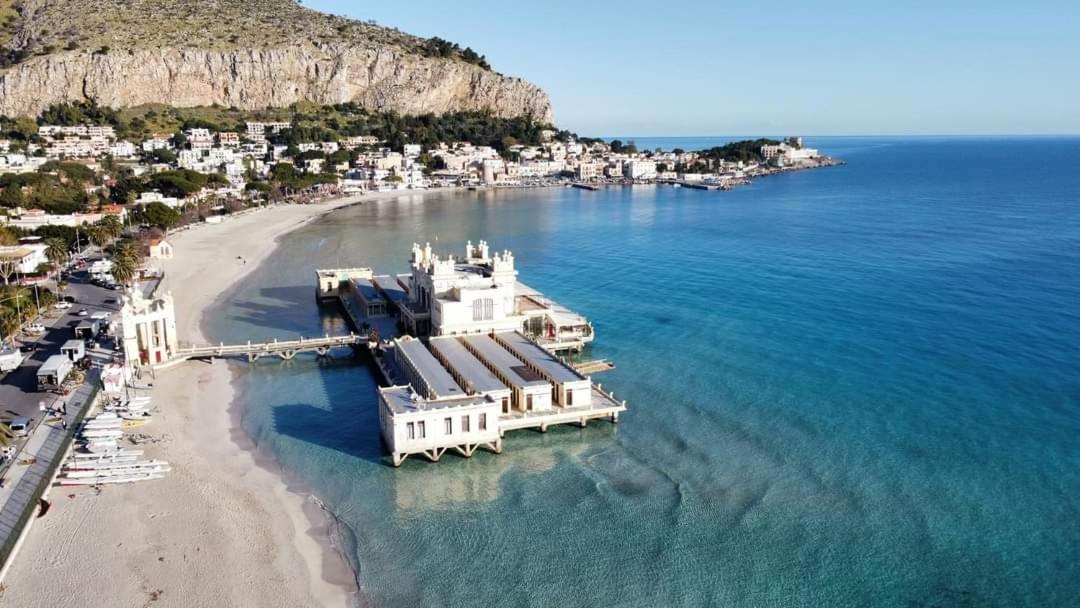 Mansarda Beach Mondello Palermo Bagian luar foto
